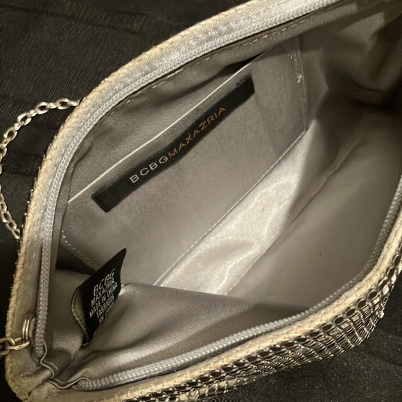 Authentic BCBG MaxAzria Silver Mesh Chrome Evening Wristlet Bag - Picture 6 of 6